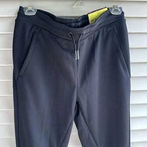 Black jogger. NWT. Zipper pockets